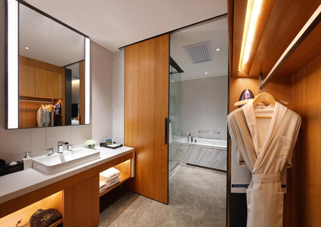 Hampton By Hilton Guangzhou Tianhe Sports Center Hotel Exterior photo